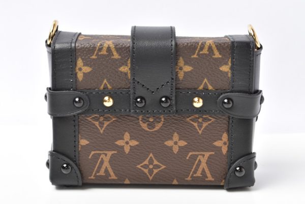 lv 201020 1 7 LOUIS VUITTON Un Shoulder Bag