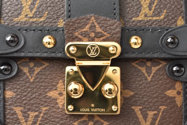 lv 201020 1 9 LOUIS VUITTON Un Shoulder Bag