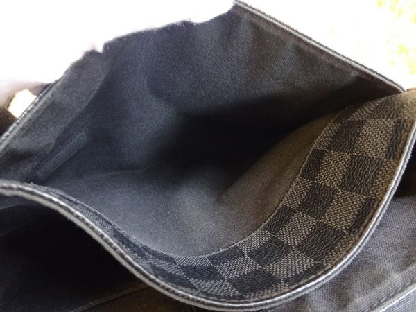 lv16 3212 12 Louis Vuitton District PM Damier Graphite Shoulder Bag