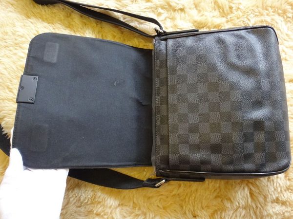 lv16 3212 4 Louis Vuitton District PM Damier Graphite Shoulder Bag