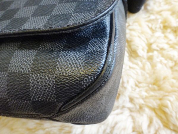 lv16 3212 7 Louis Vuitton District PM Damier Graphite Shoulder Bag