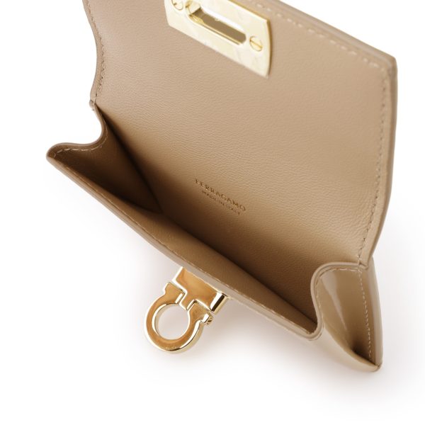 mb 22043504 Ferragamo Wanda Card Case Beige