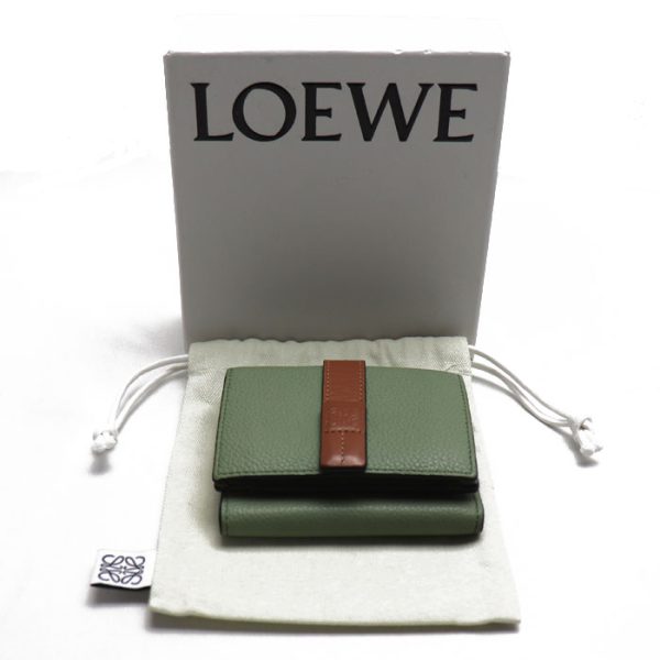 o23 0427 8 435 Loewe Trifold Wallet Rosemary Tan