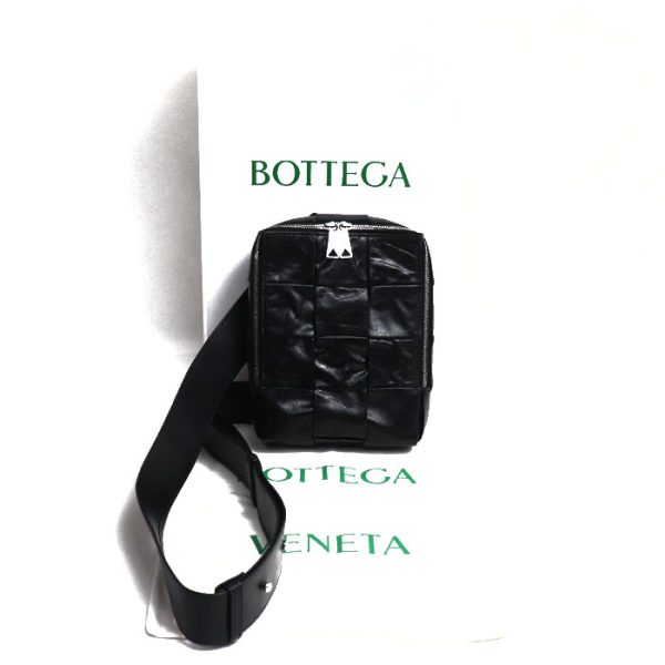 o23 0827 26 833 Bottega Veneta Badett Cassette Sling Body Bag Black