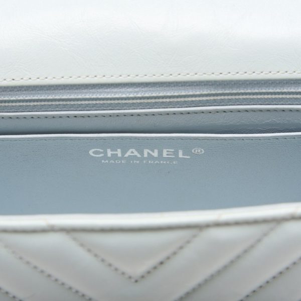 rx829yyrej3y 10 CHANEL V Stitch 255 Shoulder Bag Calfskin Light Blue