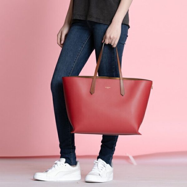 shopper Givenchy Medium Shopper Tote in Dark Red Leather