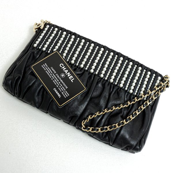 sw22 0472 14 Chanel Clutch Bag Black