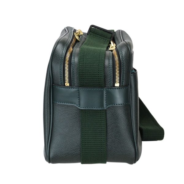 v350430 21 03 Louis Vuitton Taiga Messenger Shoulder Bag Epicea Dark Green