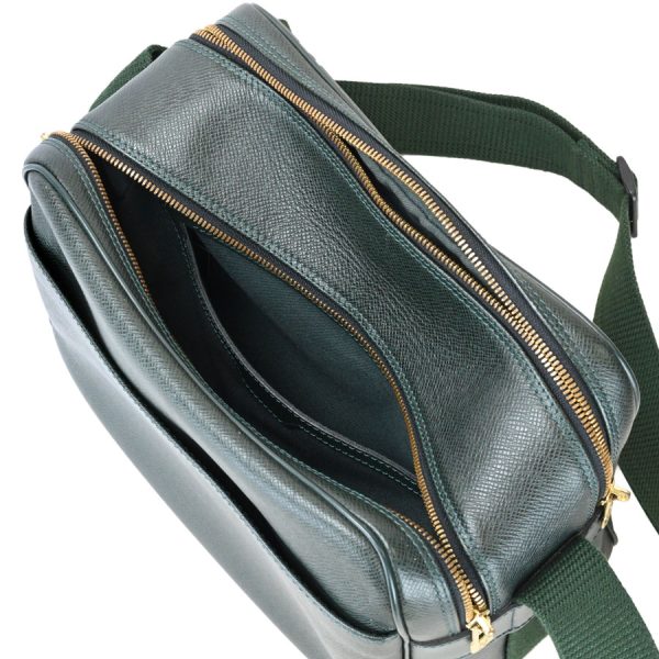 v350430 21 09 Louis Vuitton Taiga Messenger Shoulder Bag Epicea Dark Green