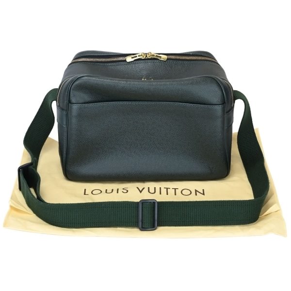 v350430 21 17 Louis Vuitton Taiga Messenger Shoulder Bag Epicea Dark Green