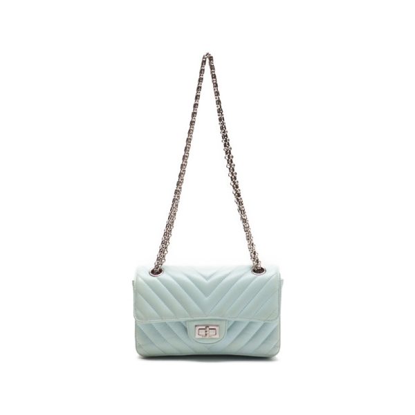 vrx829yyrej3y 5 CHANEL V Stitch 255 Shoulder Bag Calfskin Light Blue