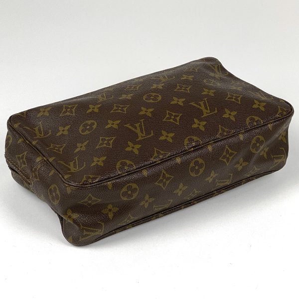 1000047533027 12 Louis Vuitton Truth Toilette 28 Cosmetic Pouch Monogram Brown