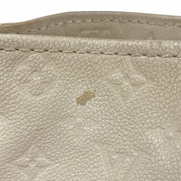 1000047729772 16 Louis Vuitton Artsy Monogram Neige Ivory