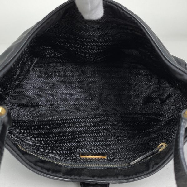 1000057203835 16 Prada Logo Plate Nylon One Shoulder Shoulder Bag Black