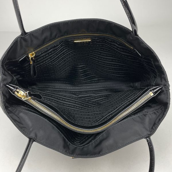 1000060692817 15 Prada Logo Plate Enamel Tote Shoulder Bag Tesuto Nylon Black