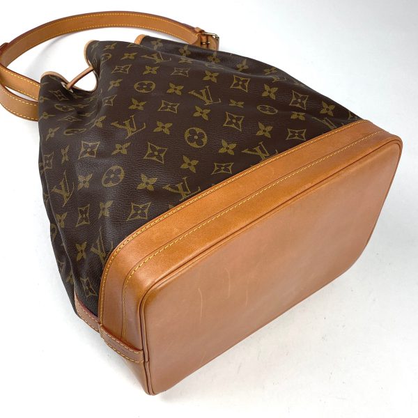 1000060893450 12 Louis Vuitton Noé Monogram Drawstring Shoulder Bag Brown