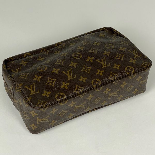 1000061339162 12 Louis Vuitton Truth Toilette 28 Makeup Pouch Monogram Brown