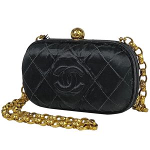 1000062967777 11 Chanel Chocolate Bar Shoulder Bag Black