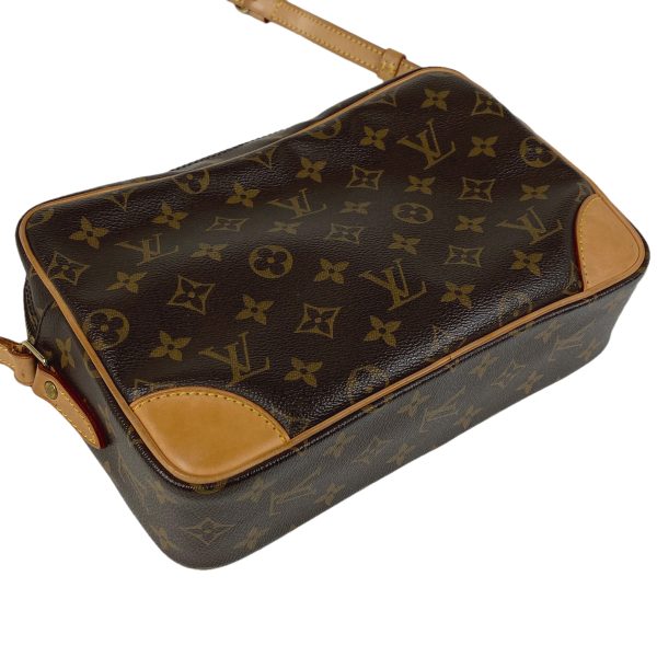 1000063353265 12 Louis Vuitton Trocadero 27 Shoulder Bag Monogram Brown