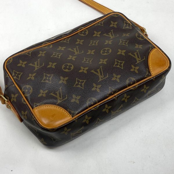 1000063895864 12 Louis Vuitton Trocadero 27 Shoulder Bag Monogram Brown