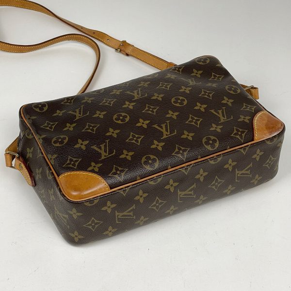 1000064303016 12 Louis Vuitton Trocadero 30 Crossbody Shoulder Bag Monogram Brown