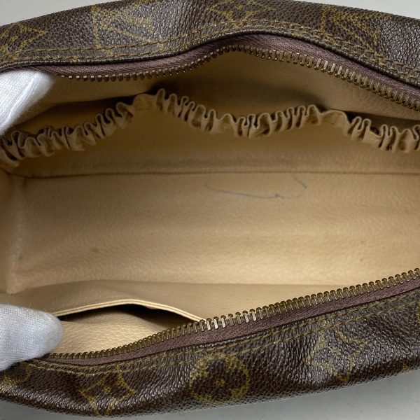 1000065239321 17 Louis Vuitton Truth Toilette 28 Monogram Cosmetic Pouch Brown