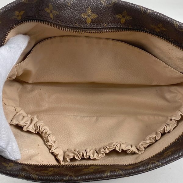 1000065700920 17 Louis Vuitton Truth Toilette 28 Makeup Pouch Monogram Brown