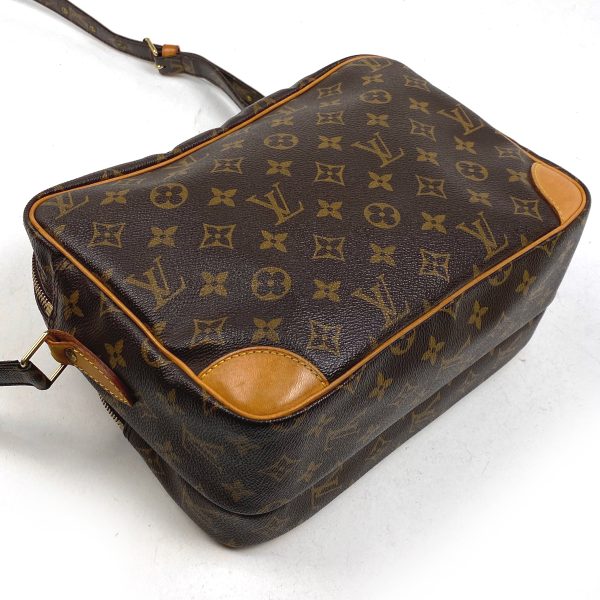 1000067788469 12 Louis Vuitton Nile Crossbody Monogram Brown