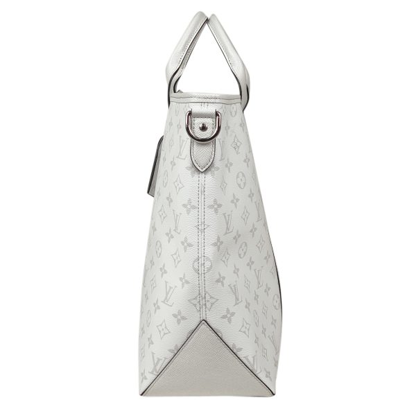 1000068409523 12 Louis Vuitton Vienna Quend Tote White