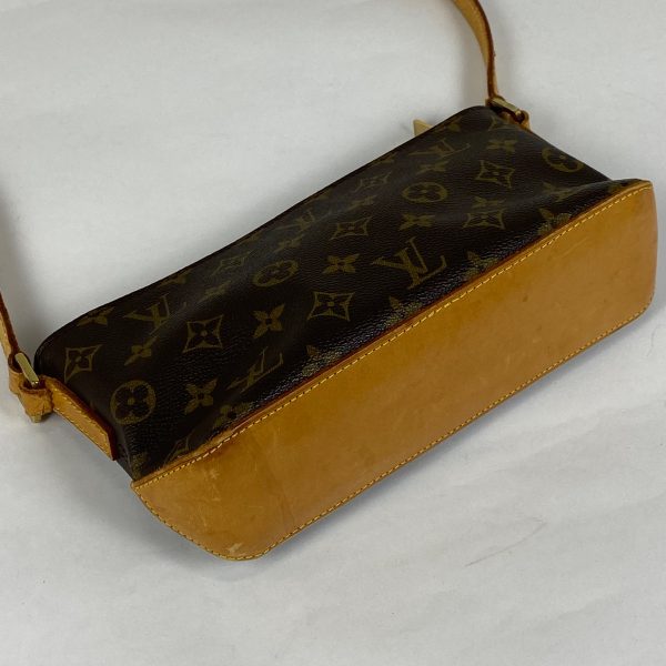 1000068740091 12 Louis Vuitton Trotter Monogram Brown