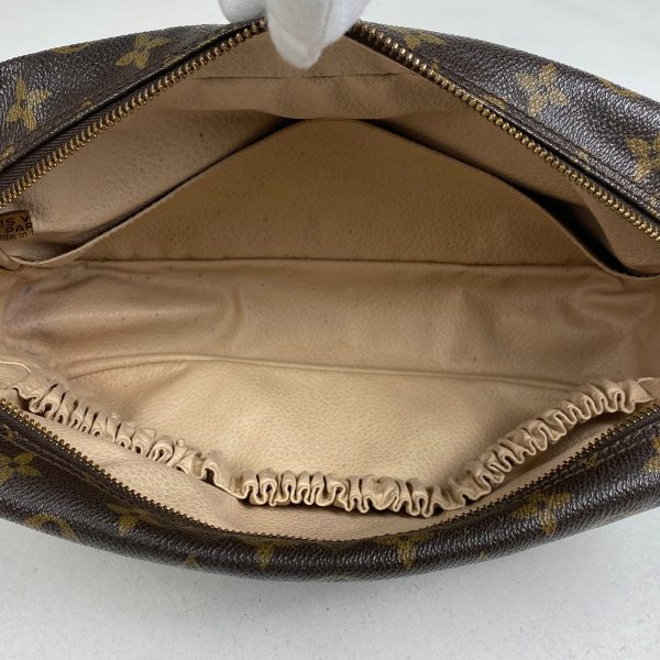 1000068748479 16 Louis Vuitton Truth Toilette 28 Makeup Cosmetic Pouch Monogram Brown