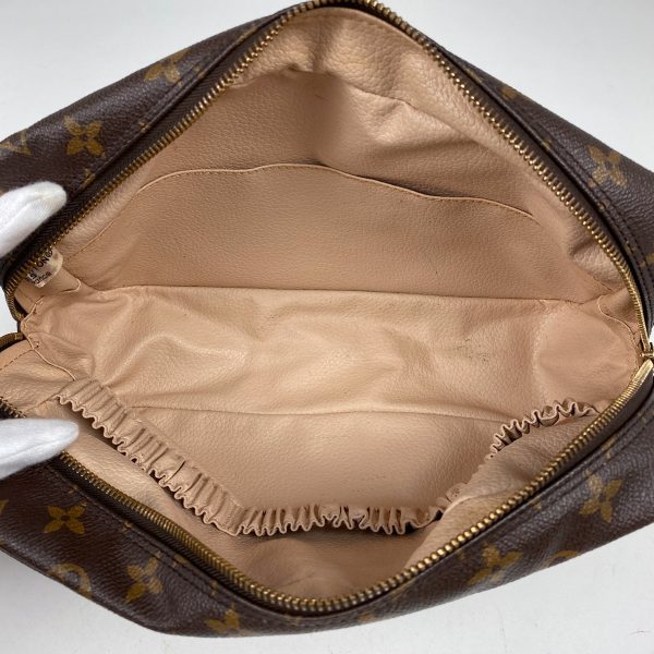 1000069654908 16 Louis Vuitton Truth Toilette 28 Monogram Cosmetic Pouch Brown