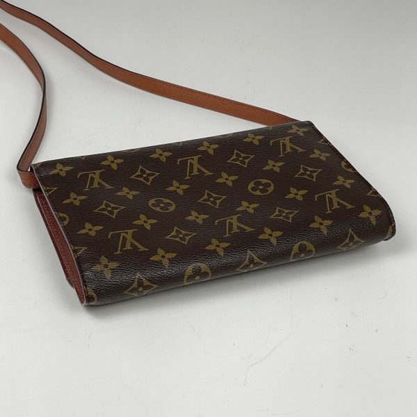 1000069752673 12 Louis Vuitton Bordeaux 24 Crossbody Clutch Bag Monogram Brown