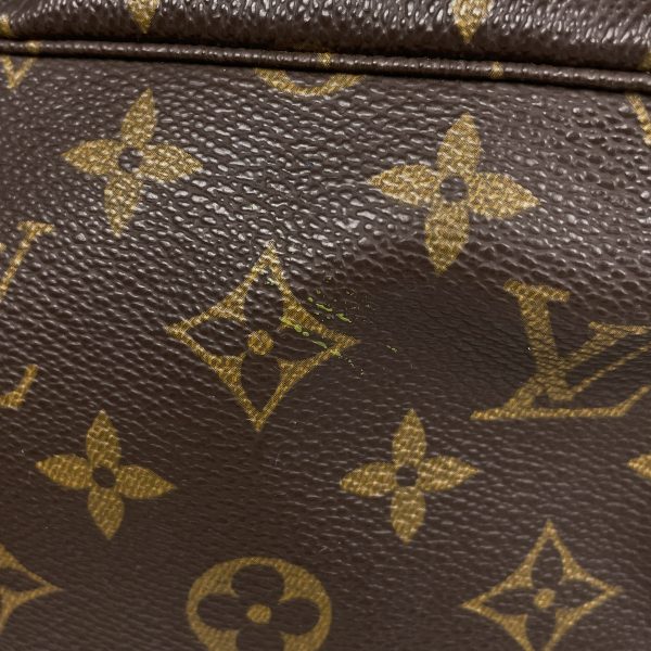 1000070122519 15 Louis Vuitton Truth Toilette 23 Cosmetics Monogram Brown