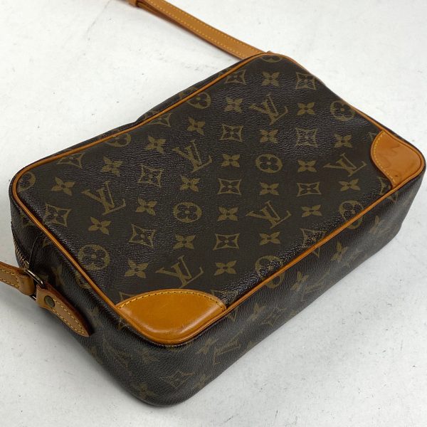 1000071691106 12 Louis Vuitton Trocadero 27 Crossbody Shoulder Bag Monogram Brown