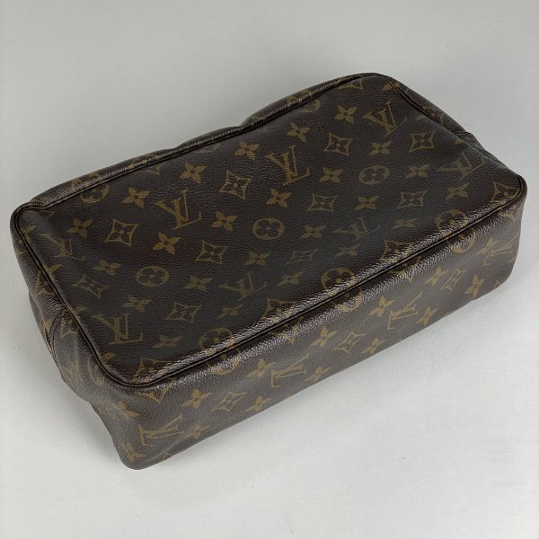 1000071701379 12 Louis Vuitton Truth Toilette 28 Makeup Pouch Monogram Brown