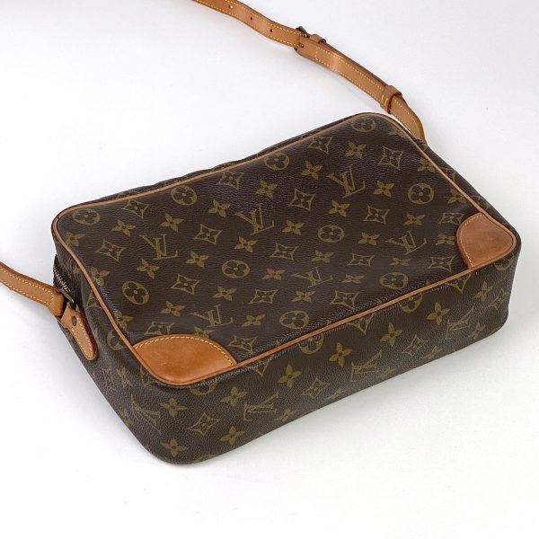 1000072372639 12 Louis Vuitton Trocadero 30 Crossbody Shoulder Bag Monogram Brown