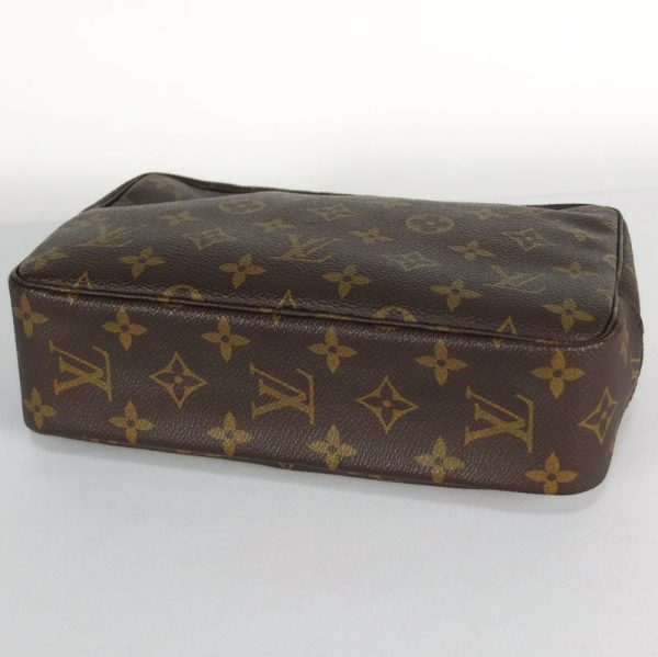 10003306 3 Louis Vuitton Truth Toilette Pouch Monogram Brown