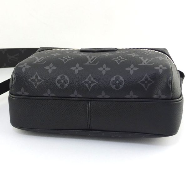 10004249 3 Louis Vuitton Outdoor Messenger Monogram Eclipse Noir Shoulder Bag