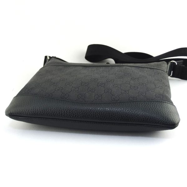 10004516 3 Gucci GG Canvas Black Messenger Bag