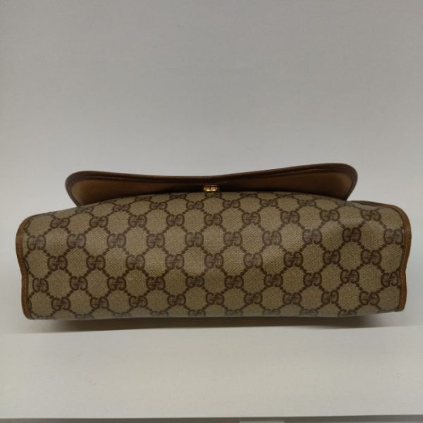 1129 2 8 Gucci Clutch GG Brown