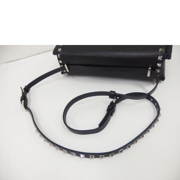 14058 4 Valentino Garavani Rockstud Medium Leather Shoulder Bag