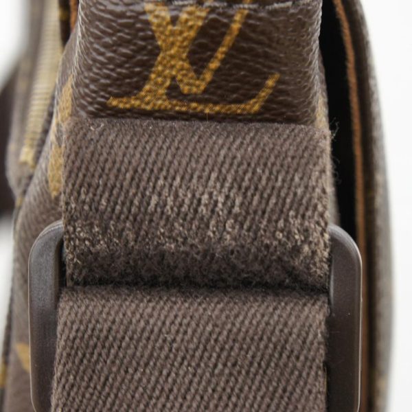 19422 11 Louis Vuitton Messenger MM Beaubourg Monogram