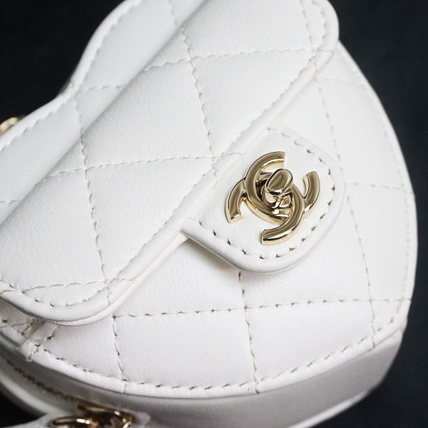 200004593019 9 Chanel Heart Matelasse Chain Wallet Lambskin Shoulder Bag White