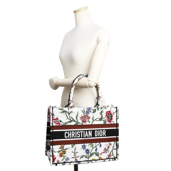 200014011019 7 Christian Dior Book Tote Medium Petite Fleur Embroidery White