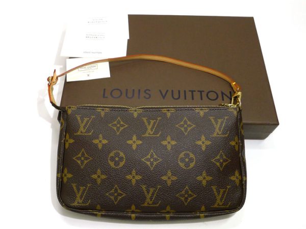 2000803251700261 8 Louis Vuitton Hampstead GM Handbag Damier Ebene