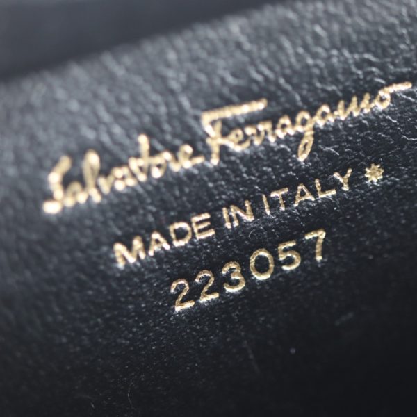 2021103002331 8 Salvatore Ferragamo Vara Lizard Embossed Leather Pouch Dark Navy