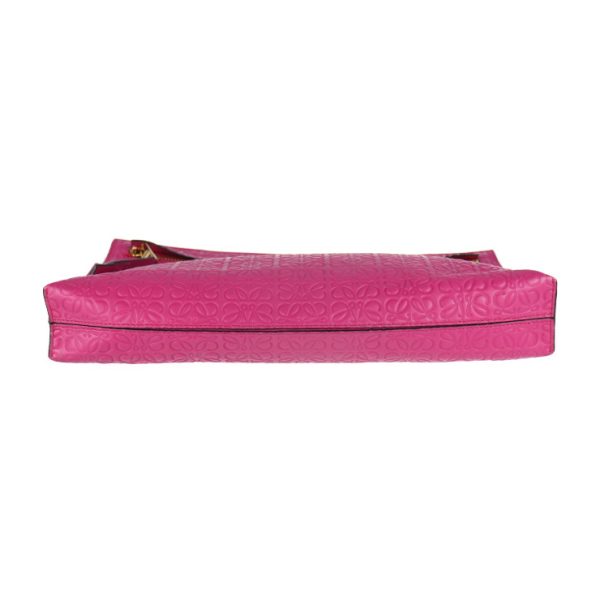 2025113002491 4 Loewe T Pouch Repeat Anagram Leather Clutch Bag Pink