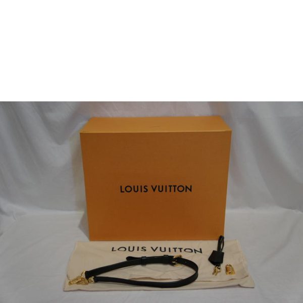 20352 6 Louis Vuitton Monogram Flower Tote Bag Noir