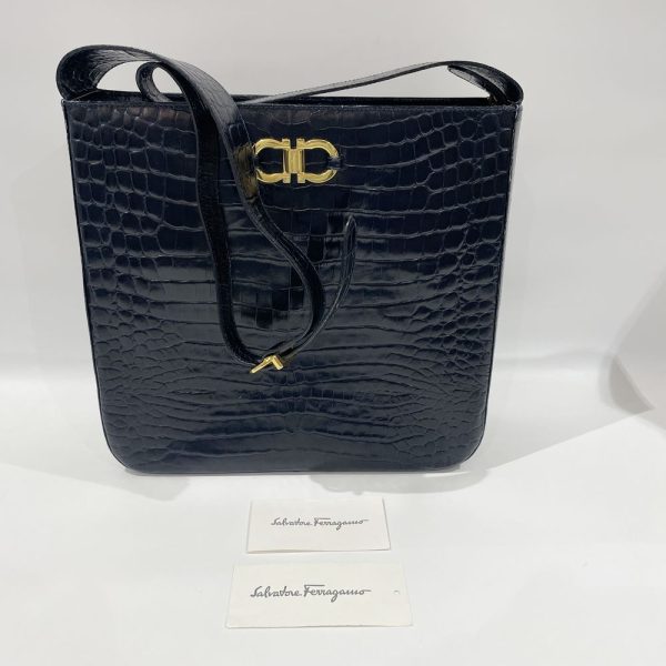 20460336 16 Salvatore Ferragamo Double Gancini Embossed Shoulder Bag Black